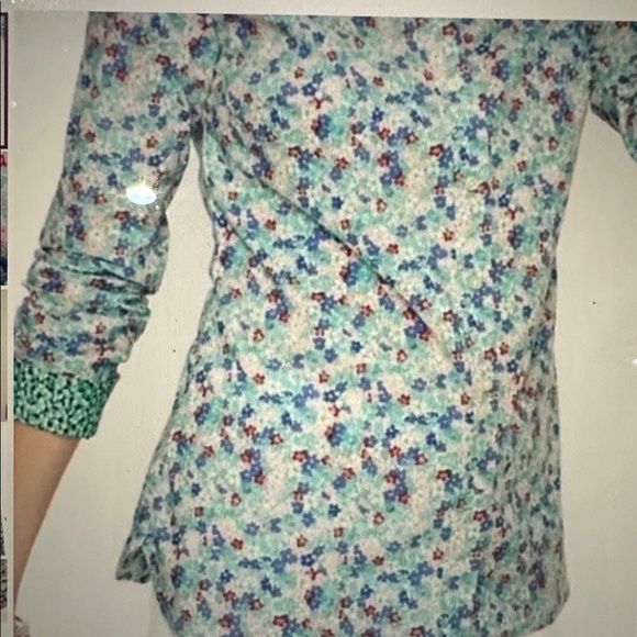 Talbot, modern classic shirt in Ditsy Floral with contrast flip cuff, size large - Picture 5 of 15